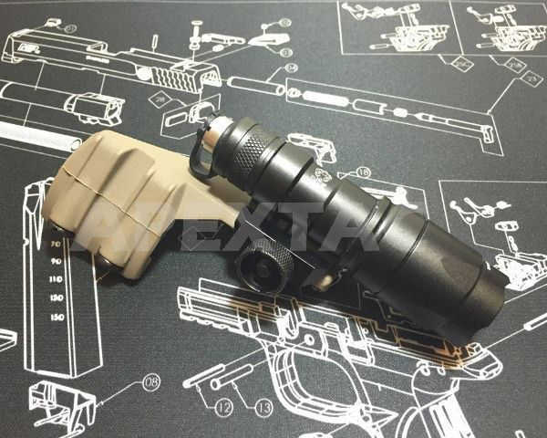 FMA FR Battery Clip Offset Flashlight Rail Mount for Surefire Light (BK LHS) - APEXTAC GEAR